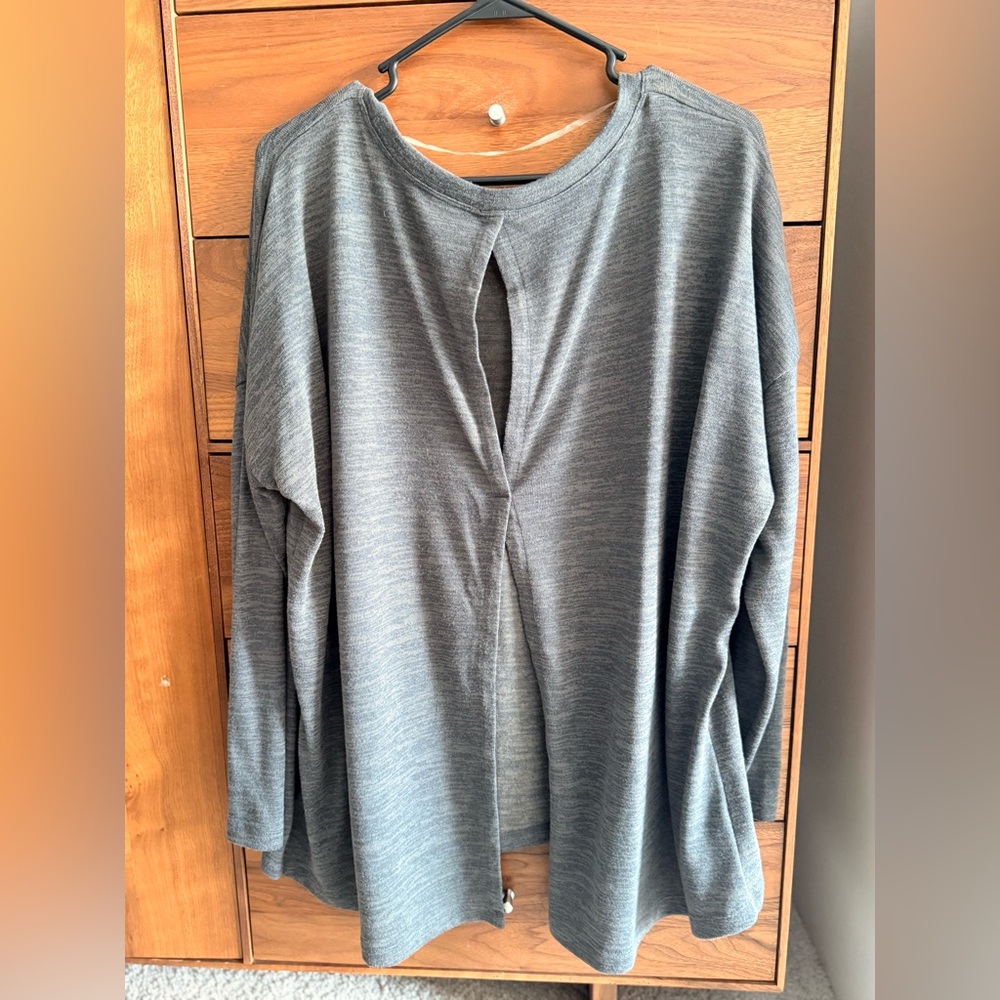 Lole open back sweater size medium blue/gray Size XL - Picture 5 of 9